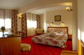 Фото номера Двухместный номер Делюкс с 1 кроватью Отель Boutique Family Hotel VSK Kentavar г. Дряново 3