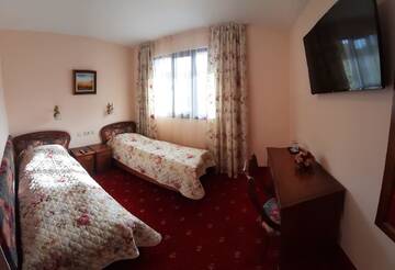 Фото номера Двухместный номер с 2 отдельными кроватями Отель Boutique Family Hotel VSK Kentavar г. Дряново 2